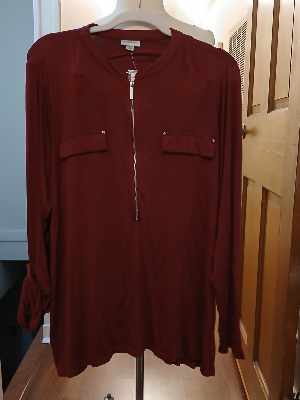 NWT Avenue Plus Size Burgundy Silver Zip-Front Blouse Roll-Tab Tunic
